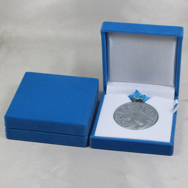 Položka V-06 čtvereční Plastová flanelette box pro 50-60 mm mince, odznak, manžetové knoflíčky, sponka na kravatu, medaile, atd. mm.88*91*33, závaží asi 85g