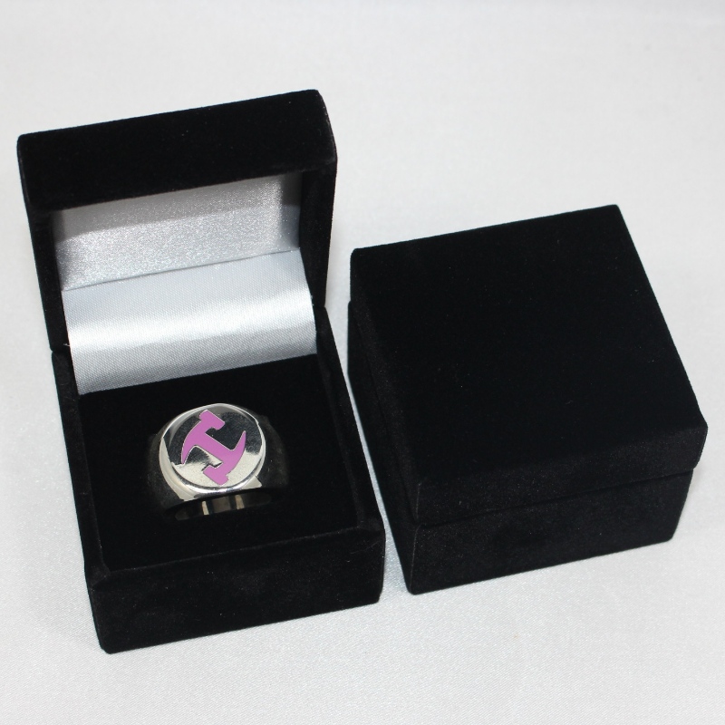 Výrobek V-08 čtvercová flanelová krabička na průměr 25-38 mm mince, odznak, velký prsten atd. Mm. 60 * 60 * 48, hmotnost přibližně 63 g