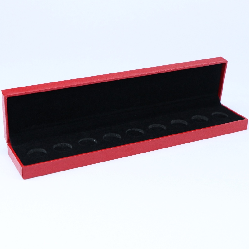 Krabička z umělé kůže, obdélník V-11, krabička na mince o průměru 210 * 35 mm, odznak a náhrdelník atd. Mm. 240 * 52 * 30, hmotnost přibližně 130 g