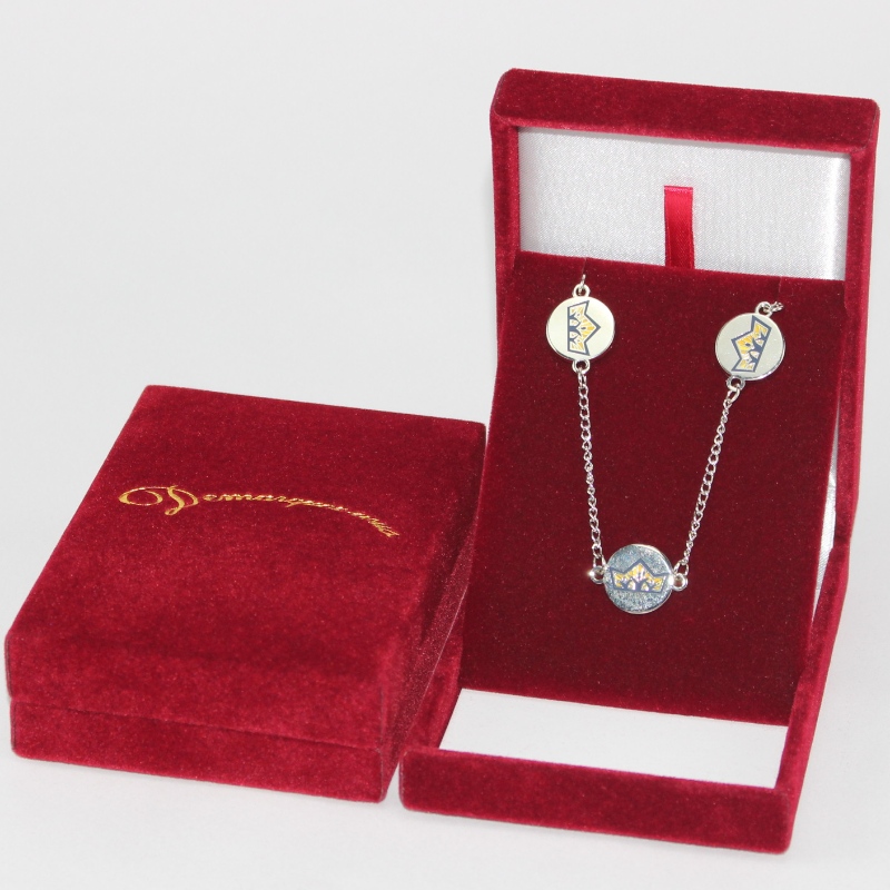 KUS V-17L čtvercová PU kožená krabička pro 65 * 90 mm medaili, odznak, mince atd. Mm. 80 * 110 * 34, hmotnost přibližně 90 g