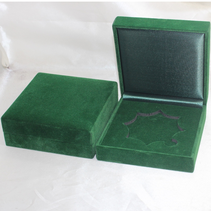 Krabička z umělé kůže čtvercová V-22 na 90 * 90mm mince, odznak, medaili atd. Mm.128 * 128 * 50, hmotnost cca 191g