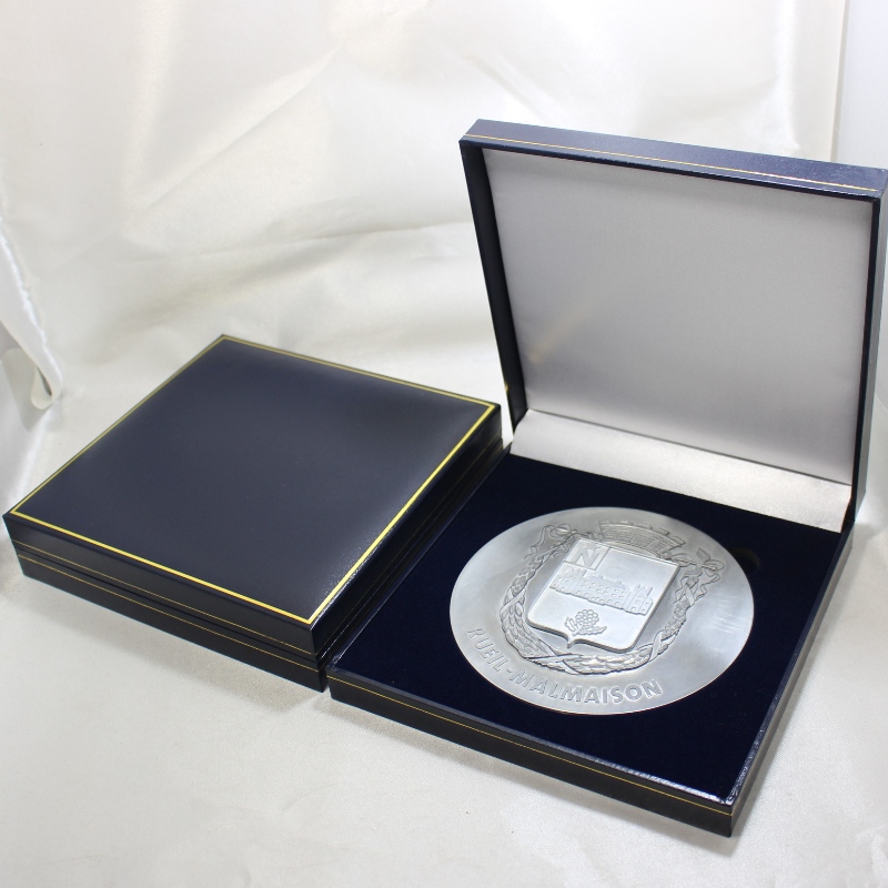 Položka V-23 čtvereční PU kožená krabice pro 120*120mm zohavené mince, medaile a odznaky, atd. mm.160*160*38, závaží asi 280g