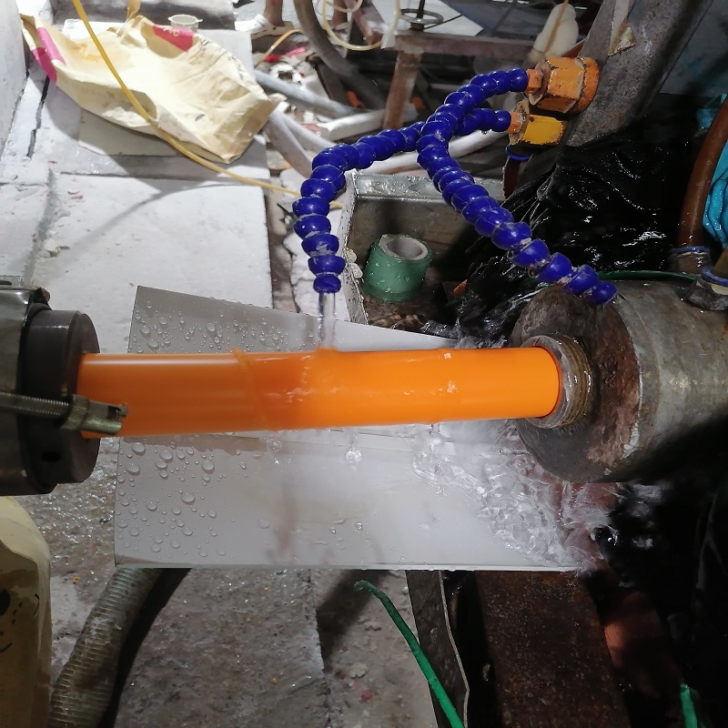 Vlastní PVC potrubí Extrudované plastové PVC trubky Tuhé plastové plastové trubky vývozce z Číny