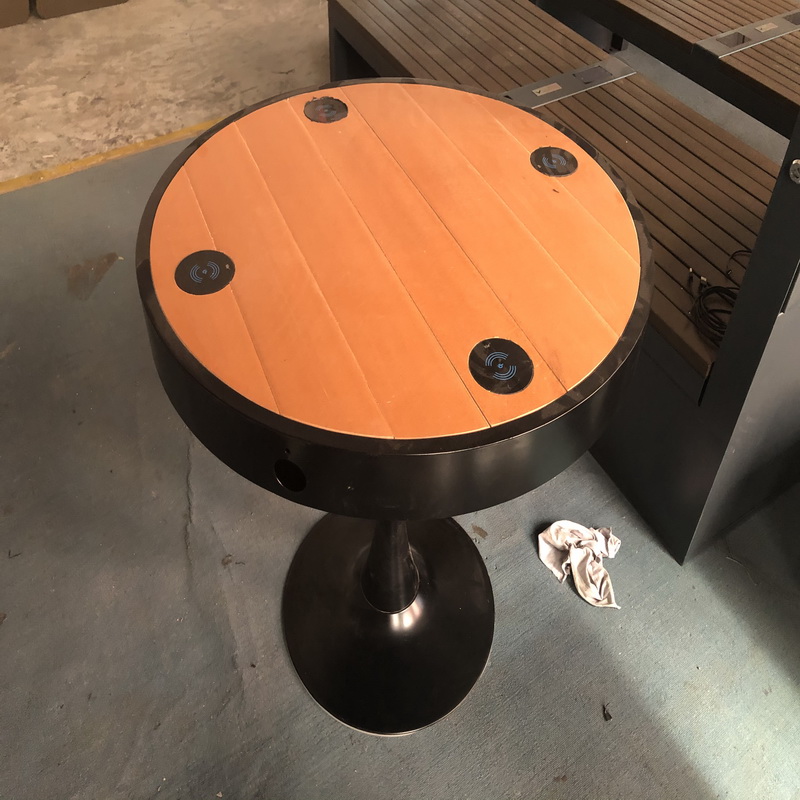 Nerezový dřevěný barevný chytrý stůl Wifi s nabíječkou USB