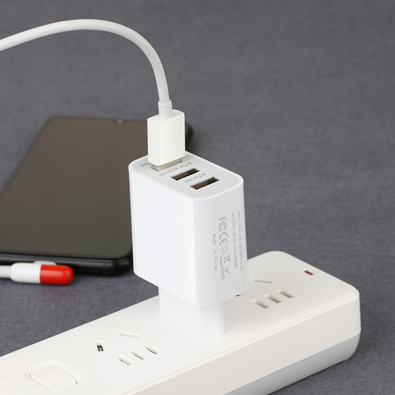 Elektrické zásuvky Mobilní telefon Fast Charger Universal adaptor 3USB cestovní nabíječka