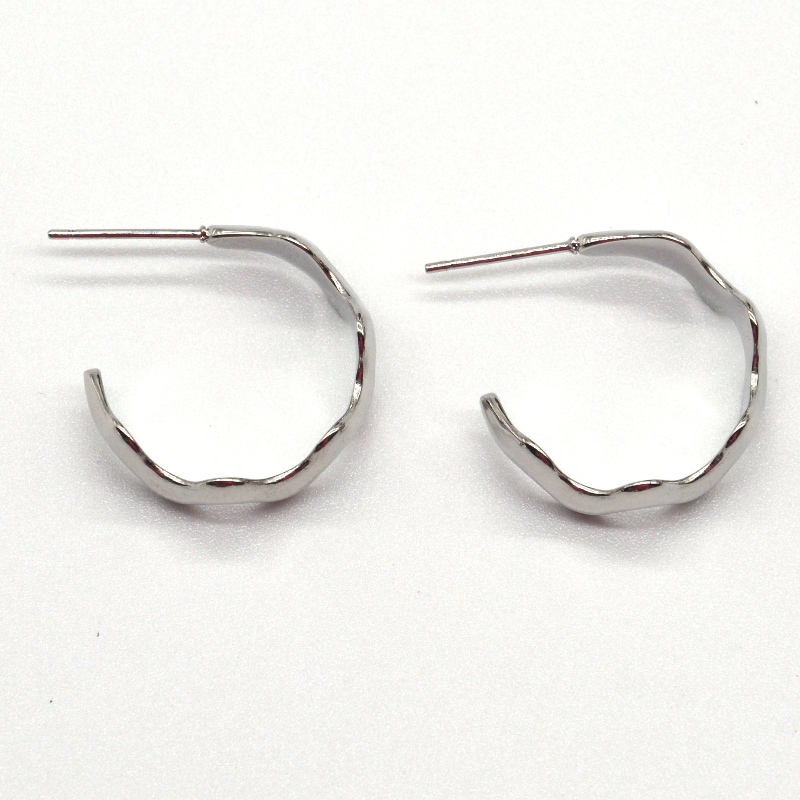 Vlnité náušnice ve tvaru písmene C, dámská módní a elegantní náušnice, jednoduché, elegantní, ležérní a všestranné stříbrné náušnice. Čína Ruifanbao továrna na zpracování šperků
