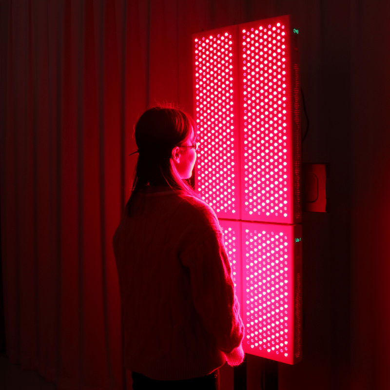 RD1500 + RD1000 celotělové červené LED světelné terapeutické panely používané v kosmetickém salonu - infračervená světelná terapie 660nm FDA