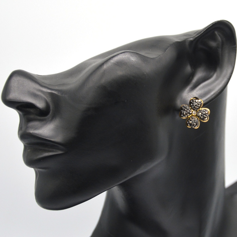 Čtyřlístkové náušnice, vhodné pro dívky a dámy, milují černé \/ bílé náušnice ve tvaru srdce, továrna na zpracování šperků v Číně Ruifanbao