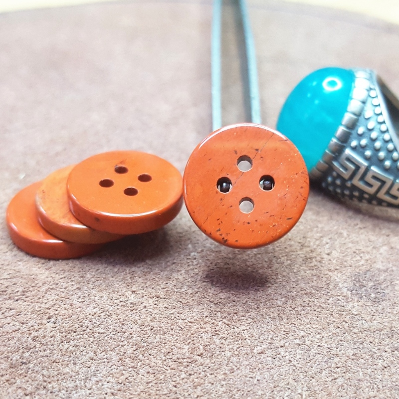 Na co si dávat pozor při vázání knoflíků