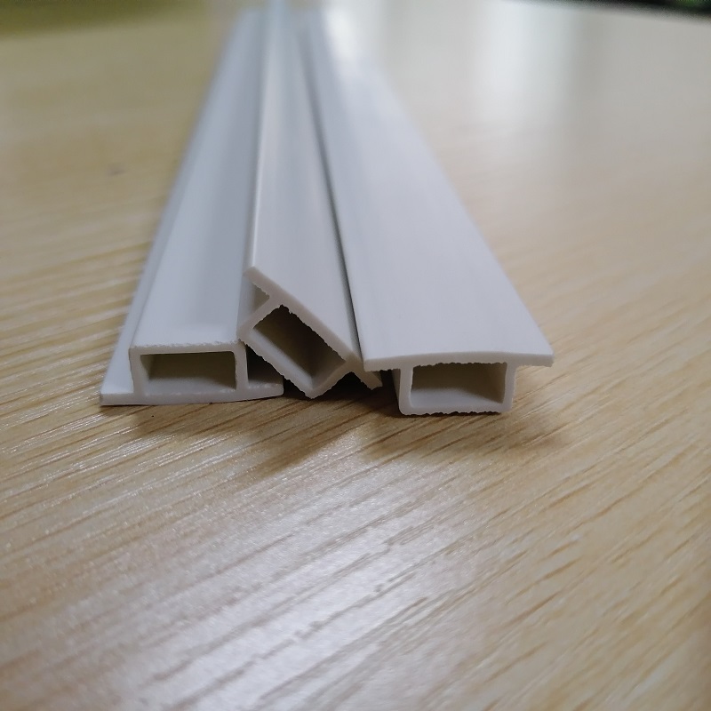 Vlastní PVC pruh duté pásky z PVC extrudované plastové pásy pro stavební materiál