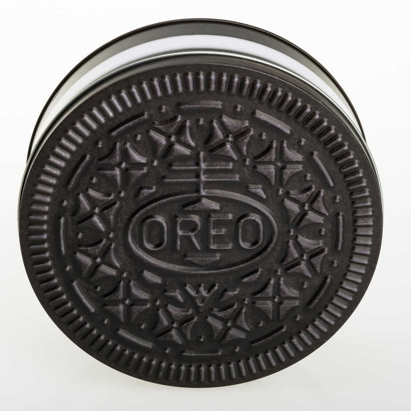 Plechová krabička na sušenky ve tvaru Oreo