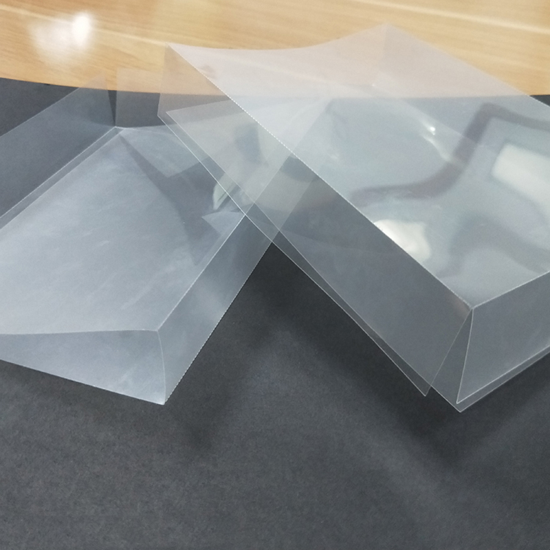 Velkénapájení izolačních listů akumulátoru, pálení plamene pet izolačních listů, transparentní buněčné balicí fólie mohou být vyřezány