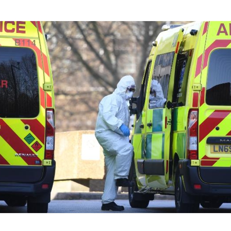 Ontario, Kanada, implementuje pobyt-at-home objednávku, protože úředníci varují z hrozícího systému zdravotní péče \\\\ \'kolaps \\\\\' \'