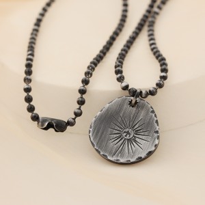 Starožitný černý náhrdelník s kulatým náhrdelníkem z nerezové oceli