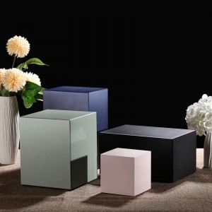 Black Metal urny pro člověka