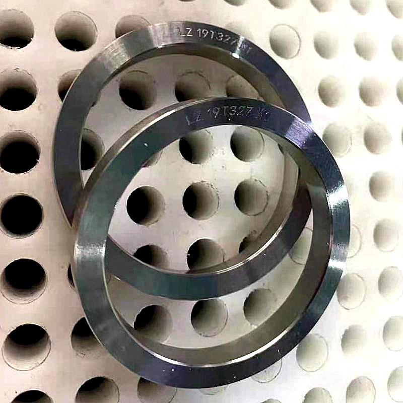 Jemné ekviaxované mikrostruktury v entitivně vyráběnémniklu slitiny 718 (4)