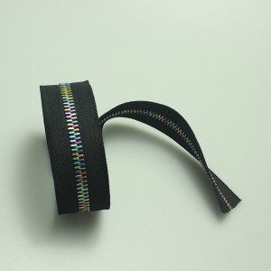 Kovový mosazný zip s různými styly a velikostí, kovové doplňky