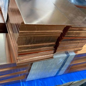 Červená měděná deska