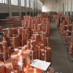 Červený měděný pásek