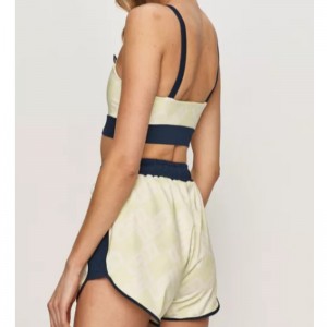 Kulatý výstřih elastický sportovní oblek