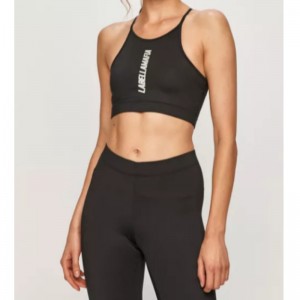 Těsný sportovní oblek