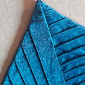 Recyklovaný Velvet.