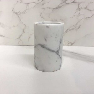 Vysoce kvalitní mramorové koupelnové doplňky