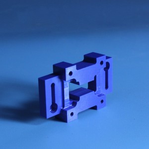 Modré zirkonové keramické konstrukční části