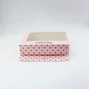 papírové krabice s oknem