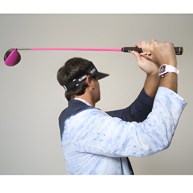 Průlomový anováček Richard Miller \\\\\'s New Wristwatch je plný překvapení