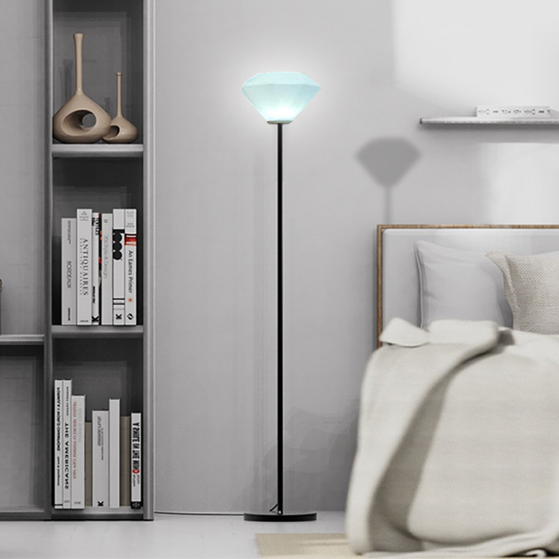 2022 Novánordická minimalistická domácí dekorační lampa, stojící dálkové ovládání RGB LED LED LAMP, tvůrčí diamantová stmívatelný obývací pokoj venkovní zahradní podlahová lampa s koženým železným světelným pólem