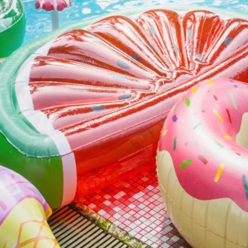 Jak čistit flonávy bazénu bez strčení otvorů?