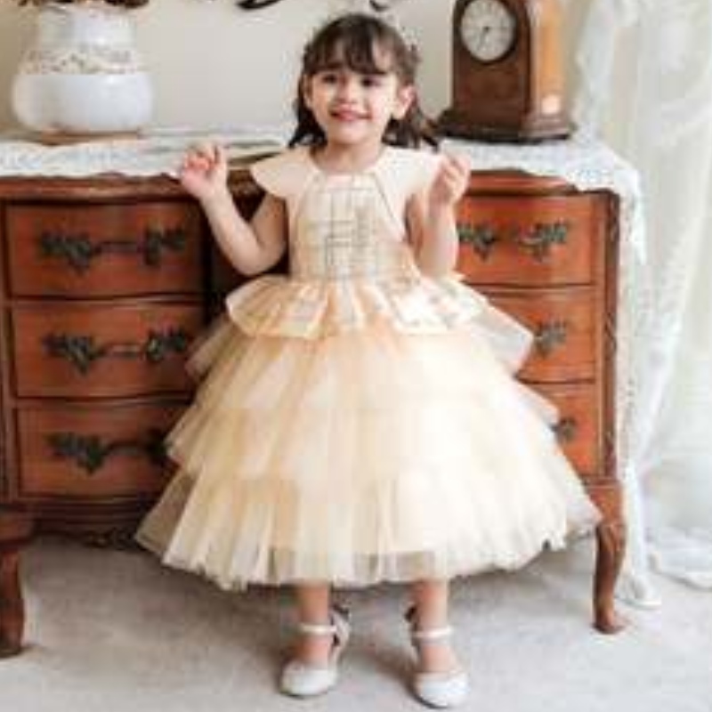 Baige Hot Sale Elegantní design dívka večerní šaty Frock Baby Girl Dress Party Wear White Multi-vrstva krásná princezna