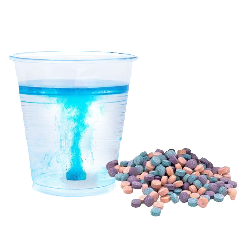 Kouzelná hračka, která dokáže absorbovat vodu a stát se velká