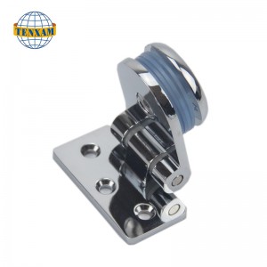 Kulatý korálkový závěs proti zdi