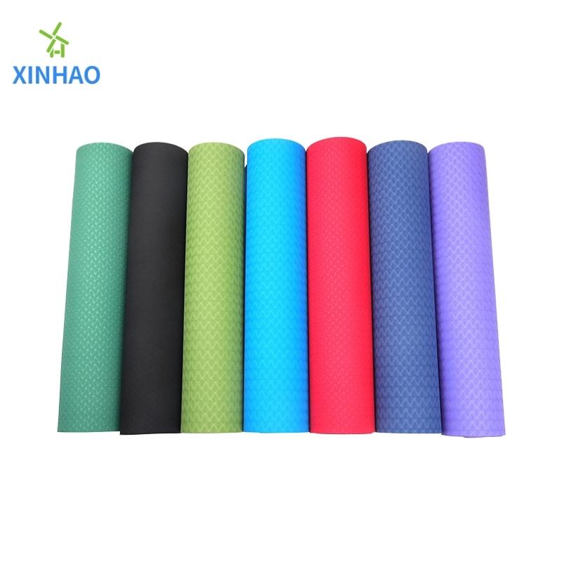 Ochrana životního prostředí dvojitá vrstva dvoubarevná přizpůsobitelná (4/6/8mm) tpe jógová rohož velkoobchod, vhodná pro jógu, fitness, pilates