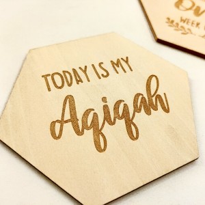 Dřevěná karta dřevěná laser vyřezávaná polygon Baby \\\\\'s First Birthday Suvenir Baby Month Card