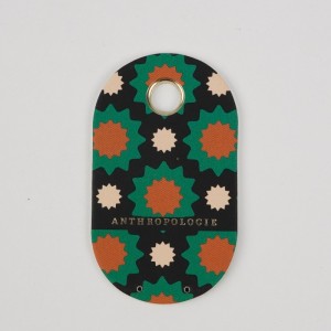 Vlastní módní design Logo Značka Značka Vysoce kvalitní zakázkové papírové značky s řetězcovým lanem pro oděvy přátelské k environmentům