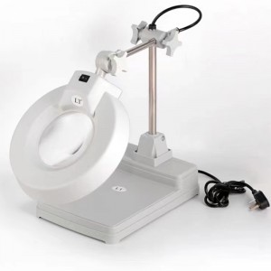 Magnifikátor stolního počítače