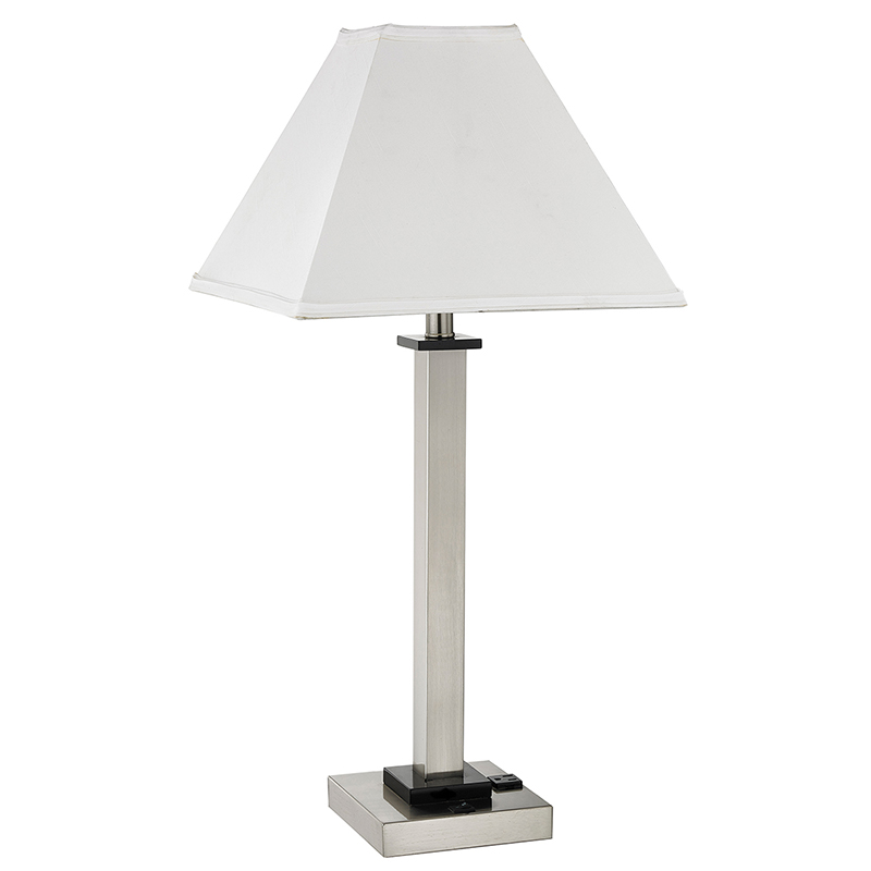 Jednorázová stolní lampa v místnosti