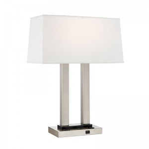 Dvojitý stolní lampa pronoční stolek v místnosti pro hosty