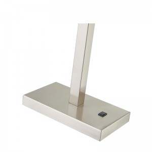 Stolní lampa pro pohostinství v místnosti