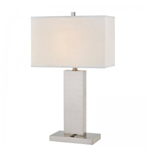 Stolní lampa pro pohostinství v pokoji