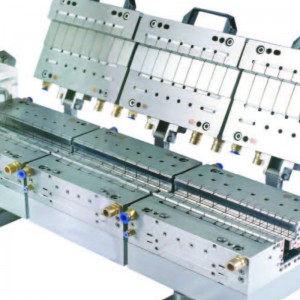 Vytvářená forma s plastovým profilem