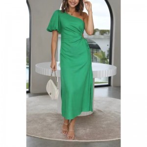 Letní módní temperament Slanted ramenní obláčkyna boční štěrbinové šaty