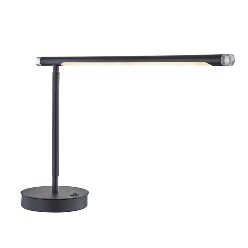 Marriottnastavitelná LED stolní lampa s matným černým povrchem a přepínačem rockerůna hotelu v hotelu