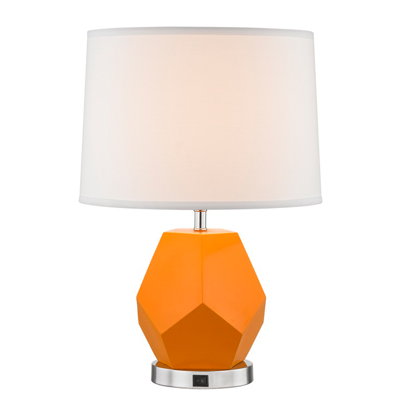 Hampton Inn Hotel stolní lampa s pryskyřičným tělem a přepínačemna rocker v hotelu v hotelovém pokoji