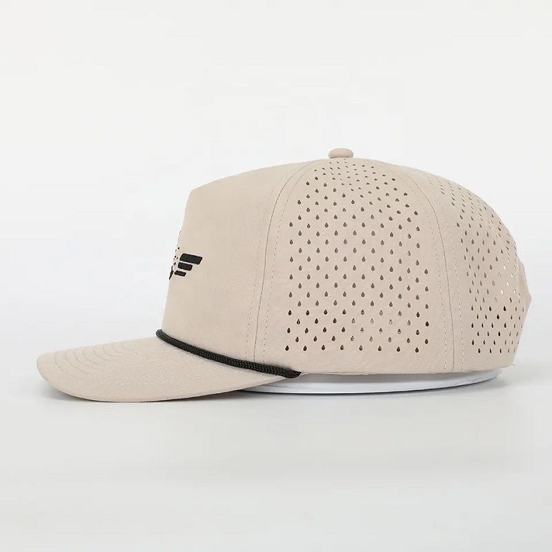 Velkoobchod vlastní výšivky Logo 5 Panel Dad Hat Vysoce kvalitní polyester golf Gorras, laserově řezané díry sportovní lano černé baseballové čepice