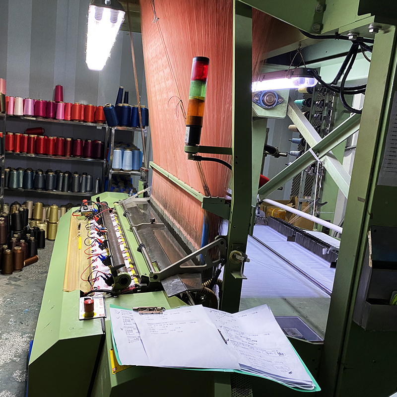 Máme profesionální dodavatele tkaných štítků