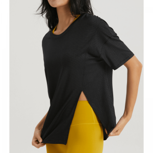 Rozdělená trička s plnou barvou o krku